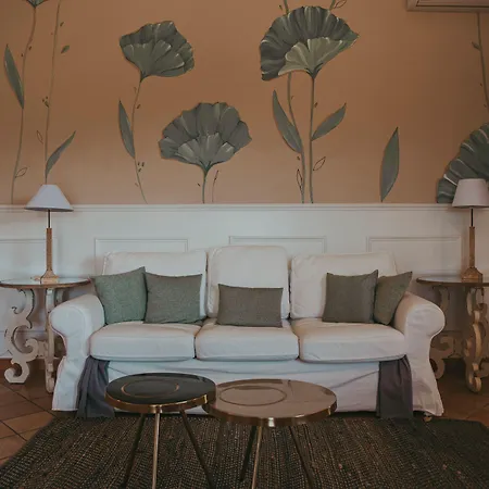 Relais Chalons D'orange Hotel